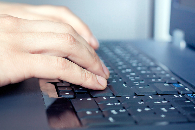 Pharma Nords It- og webafdeling Hænder der skriver på et tastatur